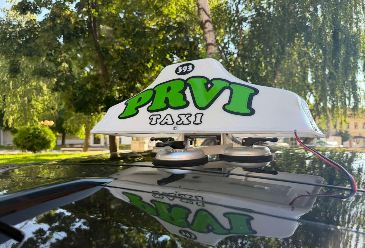Prvi Taxi Bojnik - taxi vozilo sa oznakom